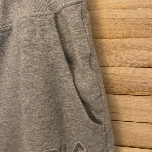Fila joggers Size M - Picture 4 of 9